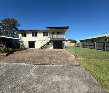 3 Bedroom House with Generous Yard in Convenient Location! - Photo 6