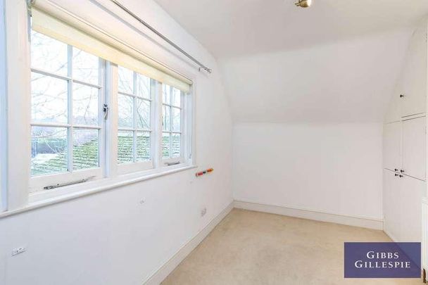 Upper Flat, Elm Park Road, Pinner, HA5 - Photo 1