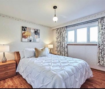 For Lease - 901 Crocus Crescent, Whitby, Ontario - Photo 4