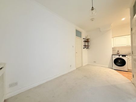 Low Petergate, York - Photo 4