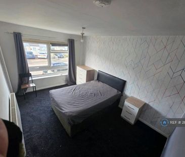 1 bedroom in a house share to rent - Photo 4