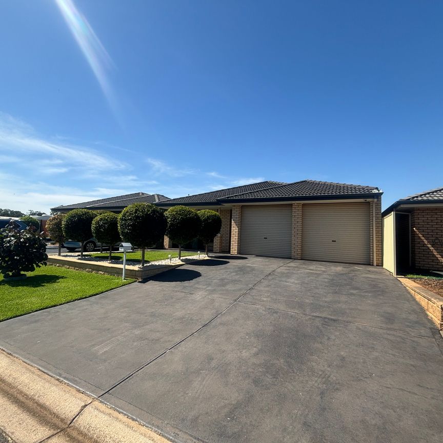 Stunning 4-Bedroom Home at 12A Gravity Grove, Munno Para! - Photo 1