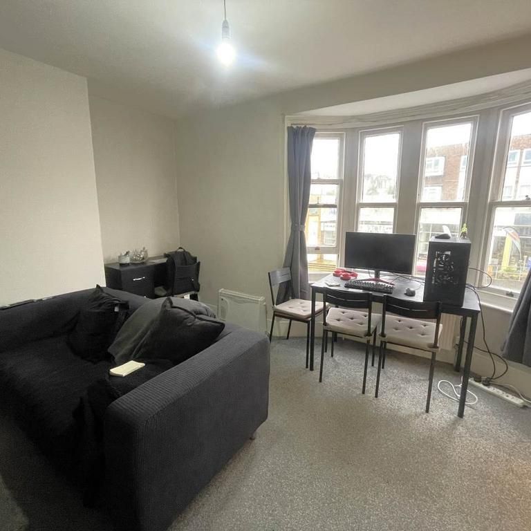 1 bedroom flat to rent - Photo 1