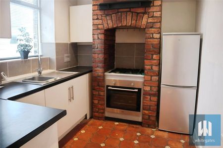 Holmfield, Clayton West, Huddersfield, HD8 - Photo 3