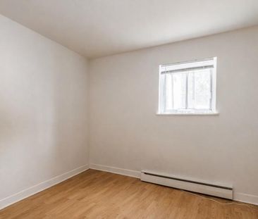 2½ tranquille rénové | WiFi, rangement et sécurité 24h inclus - Photo 2