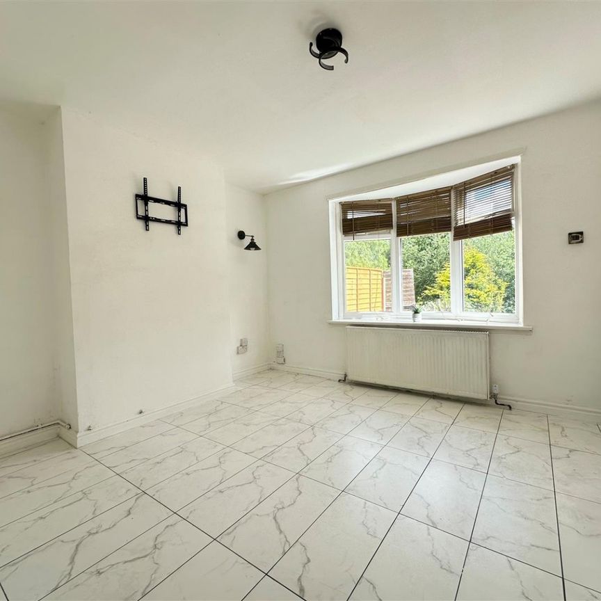 2 bedroom House To Let Total Size: 722 SQ FT - Photo 1