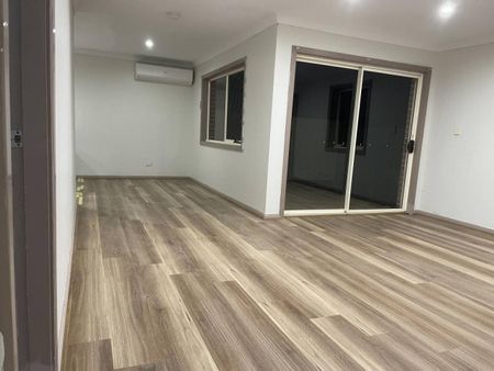 Modern 3 Bedroom Town House - Photo 3