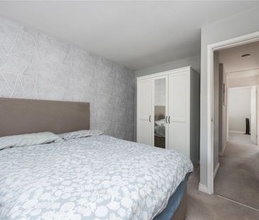 Snowdrop Way, Woking - 4 bedrooms Property for lettings - Seymours - Photo 1