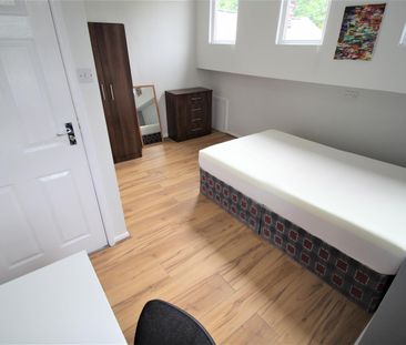 10 bedroom terraced house to rent - Photo 3