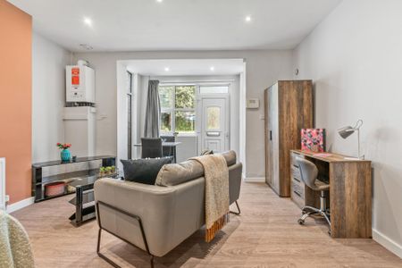 Flat C, 242 VINERY ROAD Leeds - LS4 2LA - Photo 2