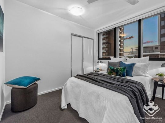 Stunning 3-Bedroom 2B2C Apartment in The Foundry â Woolloongabba - Photo 1