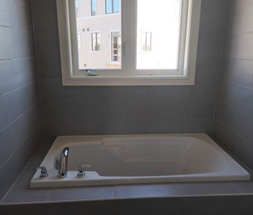 For Lease - 172 Bloomfield Crescent, Cambridge, Ontario - Photo 5