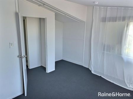 CHARMING RENOVATED COTTAGE IN CENTRAL LOCATION - Photo 2