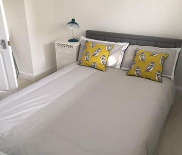 1 bedroom in a flat share to rent - Photo 2
