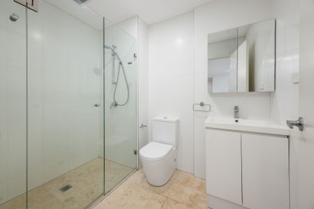 Contemporary apartment in prime Gordon pocket - Photo 3