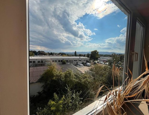 2,5 ZKB Dachgeschoss Wohnung mit Badewanne und Fernblick - Foto 1