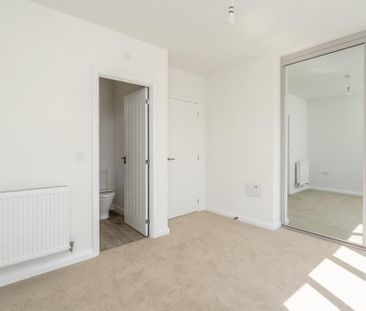 3 bedroom semi-detached house to rent - Photo 5