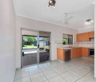 Trinity Beach Delight! - Photo 6