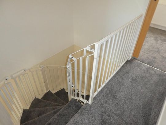 2 bedroom terraced house to rent - Photo 1