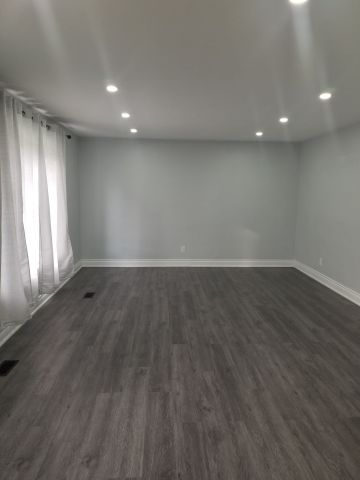 For Lease - 1033 Centre Street, Whitby, Ontario - Photo 5