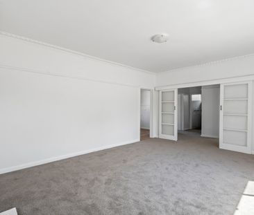 Stylish & Spacious Living in a Prime Bayside Location! - Photo 2