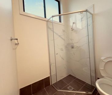 2c Chelsea Pl, Glenfield, NSW 2167 - Photo 2