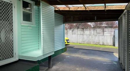 3 Bedrooms in Hikurangi - Photo 3