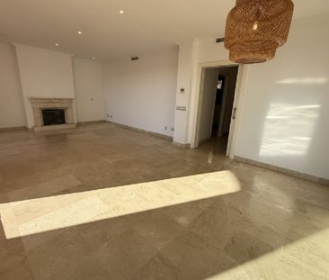 4 Bedroom Townhouse For Rent in Benahavís, Málaga - Photo 4