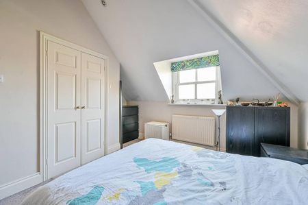 3 bedroom flat to rent - Photo 3