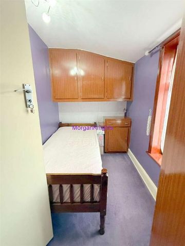 Plashet Grove, Eastham, E6 - Photo 2