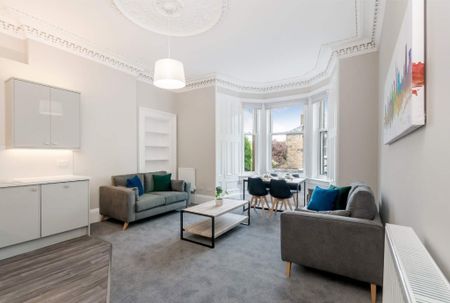 4 bedroom apartment to rent - Photo 2