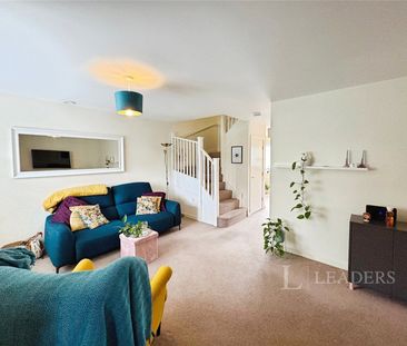 2 bedroom house to rent Peacock Close, Epsom, KT19 - Photo 2