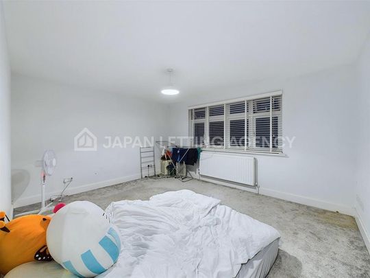 4 bedroom semi-detached bungalow to rent - Photo 1