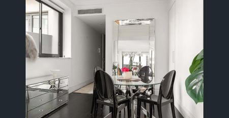 Elegant executive apartment `The Hampton'- couples encouraged to apply - Photo 4