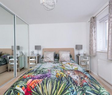 2 bedroom end of terrace house to rent - Photo 1