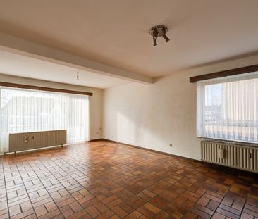 VERZORGD APPARTEMENT MET 3 SLAAPKAMERS, RUIM TERRAS EN AUTOSTAANPLA... - Photo 2