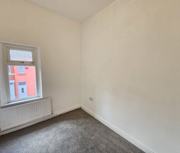 3 Bed Terraced House, Southbourne Street, M6 - Photo 6