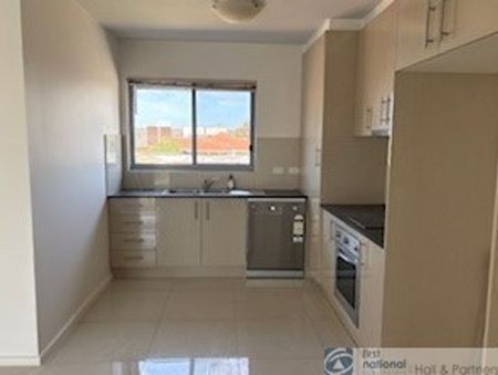 STYLISH ONE BEDROOM APARTMENT - Photo 3