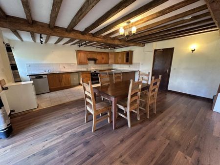 3 bedroom barn conversion to rent - Photo 2