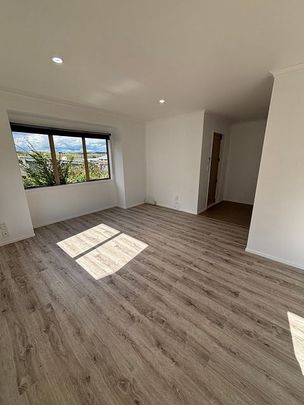 Large 4 bdrm, beautiful home, excellent location - Photo 1