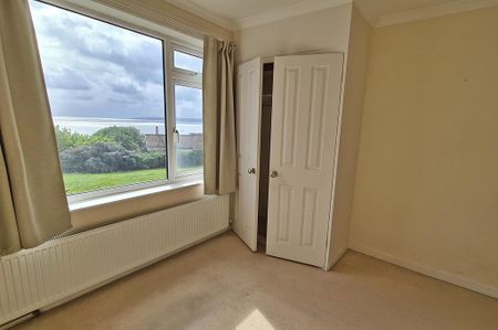 3 bedroom detached bungalow to rent - Photo 3
