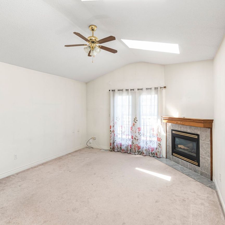 For Lease - 206 Bay Street, Hamilton, Ontario - Photo 1