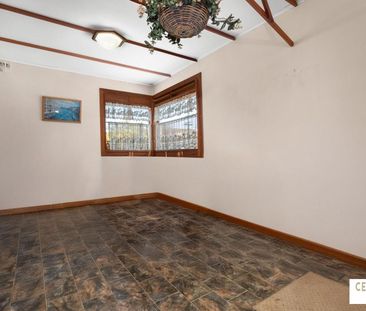 Original 3 Bedroom Home on Large Block - Photo 2