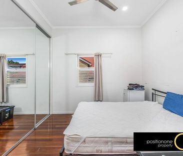 Large Air Conditioned Bedroom (Rent includes Electricity, Wifi & Wa... - Photo 3