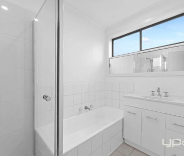 Charming 3-Bedroom Home in the Heart of St Albans - Photo 4