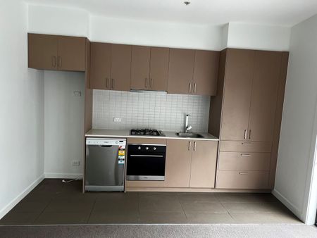 Classic 2Br Apartment in West Footscray! - Photo 4