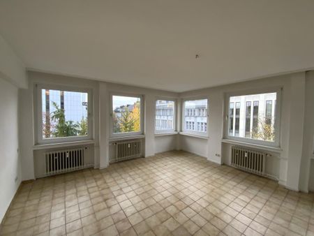 Bequem mit dem Aufzug ins 4.Obergeschoss: Tolle 2 Zimmer-Wohnung in Hagen Zentrum! - Photo 2