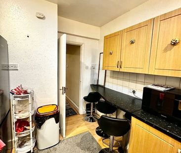 Room in a Shared Flat, Renters Avenue, NW4 - Photo 1