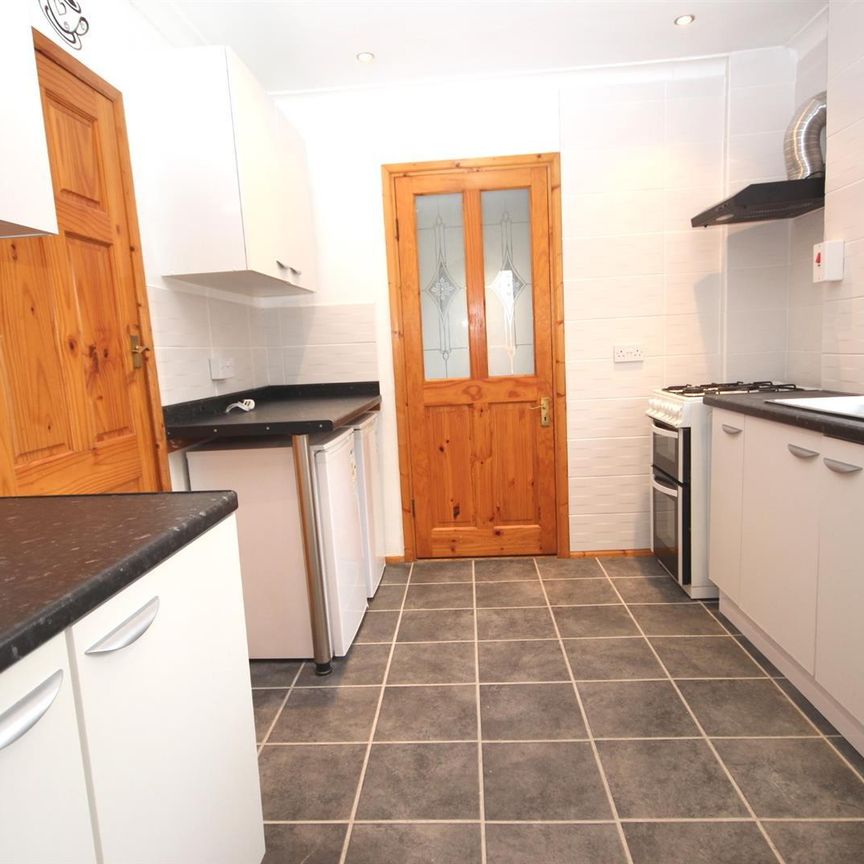 3 bedroom Semi-Detached House to let - Photo 1