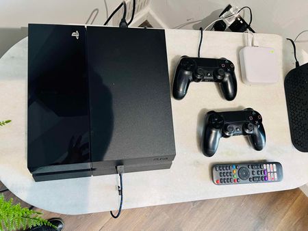 Immaculately presented property on Woodbridge Road, East Ipswich. Room 2 - Photo 3